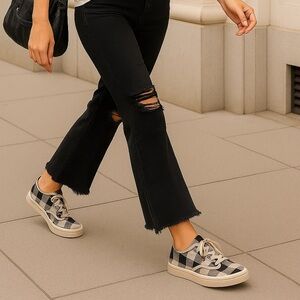 Zodiac Cheezburger Plaid Lace-Up Sneakers Women’s Size 9M Black White Tan NWB